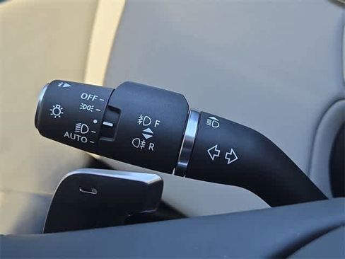 Used 2025 Land Rover Range Rover Evoque Dynamic SE image 26