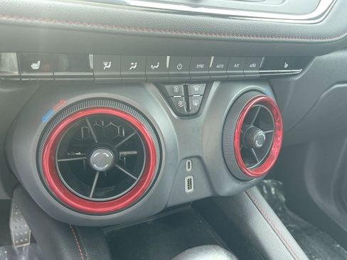 Used 2021 Chevrolet Blazer RS w/ LPO, Floor Liner Package AWD/4WD image 10