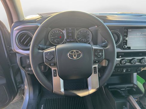 Used 2020 Toyota Tacoma SR5 image 12