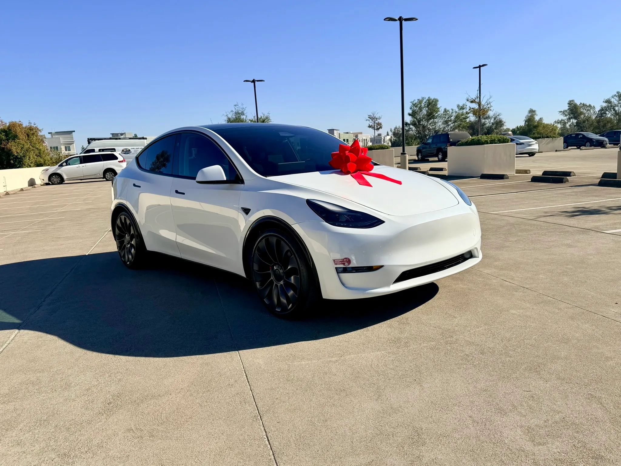 Used 2024 Tesla Model Y Performance AWD/4WD image 19
