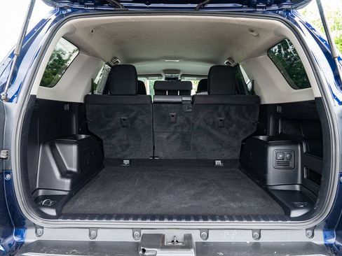 Used 2020 Toyota 4Runner TRD Off-Road AWD/4WD image 8