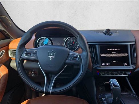 Used 2021 Maserati Levante image 17