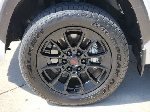 Certified 2025 Toyota Tundra Limited AWD/4WD image 14