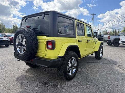 Used 2023 Jeep Wrangler Unlimited Sahara w/ Cold Weather Group AWD/4WD image 4