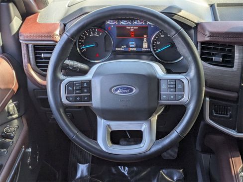 Used 2024 Ford Expedition Limited image 26