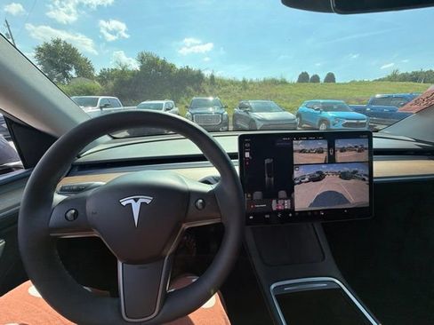 Used 2023 Tesla Model Y Long Range AWD/4WD image 39