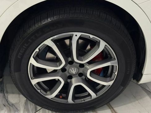 Used 2019 Maserati Levante AWD/4WD image 35