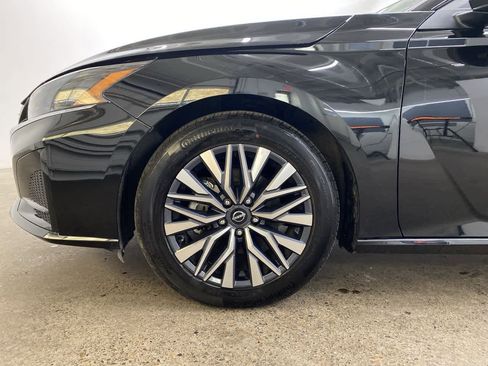 Used 2025 Nissan Altima 2.5 SV image 11