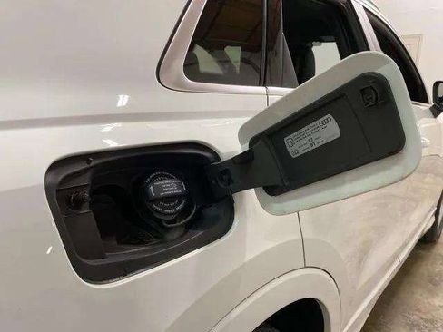 Used 2020 Audi Q3 2.0T Premium w/ Convenience Package image 75