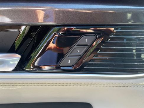 Used 2023 Jeep Wagoneer 4WD w/ Premium Group I image 27