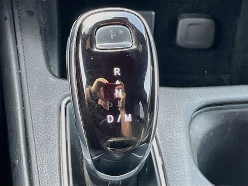 Used 2023 Cadillac XT4 Premium Luxury FWD image 17