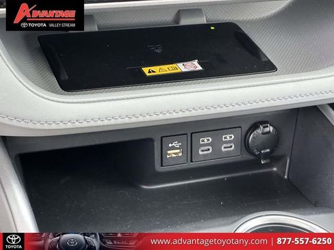 Used 2023 Toyota Highlander XLE AWD/4WD image 37