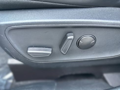 Used 2025 Ford Escape ST-Line Select AWD/4WD image 14