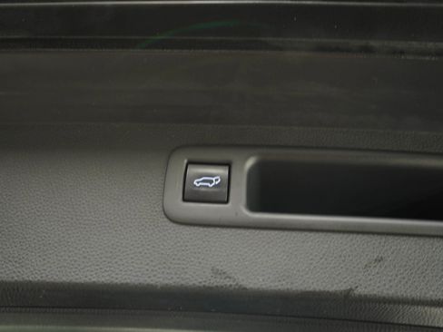 Used 2020 Toyota Highlander Limited AWD/4WD image 19