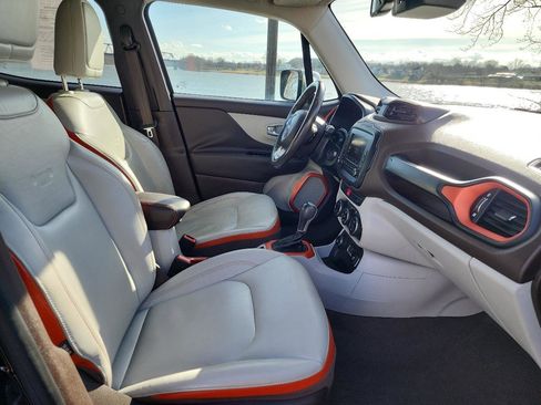 Used 2016 Jeep Renegade Limited image 13