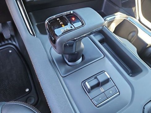 Used 2025 GMC Sierra 1500 AT4 image 16