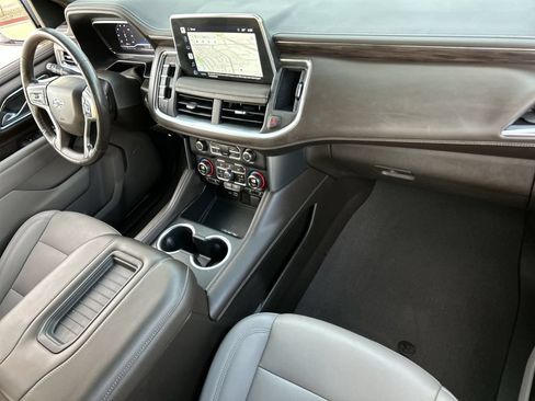 Used 2022 Chevrolet Suburban Z71 w/ Off-Road Capability Package AWD/4WD image 29