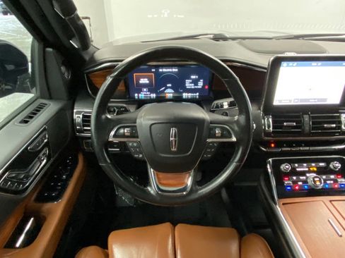 Used 2019 Lincoln Navigator Reserve image 36