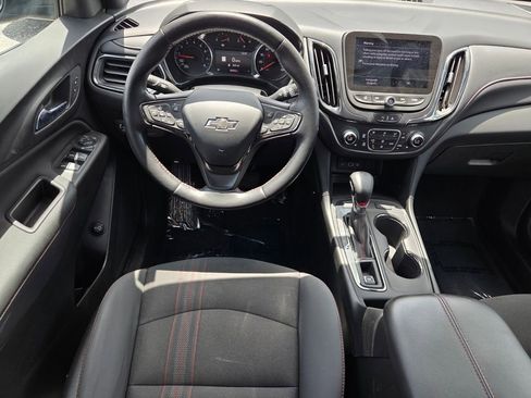 Certified 2022 Chevrolet Equinox RS w/ Infotainment Package AWD/4WD image 8