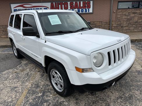 Used 2014 Jeep Patriot Sport w/ Power Value Group image 3