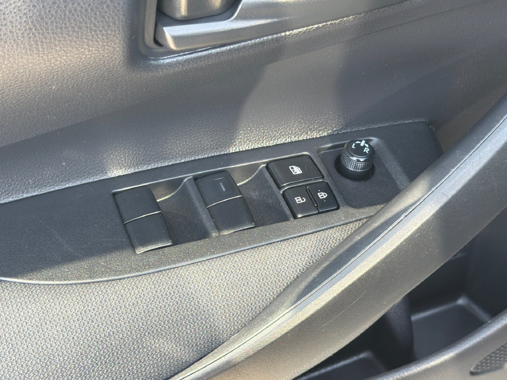 Used 2025 Toyota Corolla LE FWD image 17
