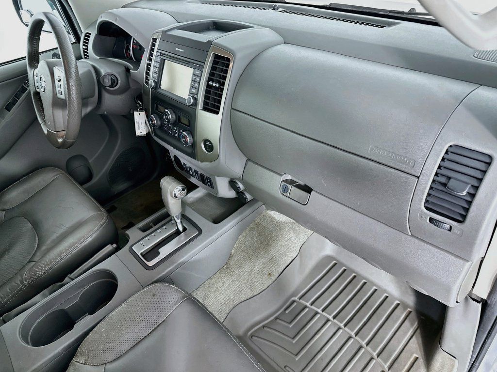 Used 2013 Nissan Frontier SL w/ Moonroof Pkg RWD image 30