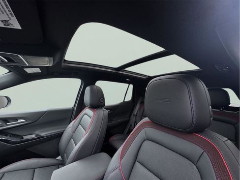 Used 2026 Chevrolet Equinox RS image 13