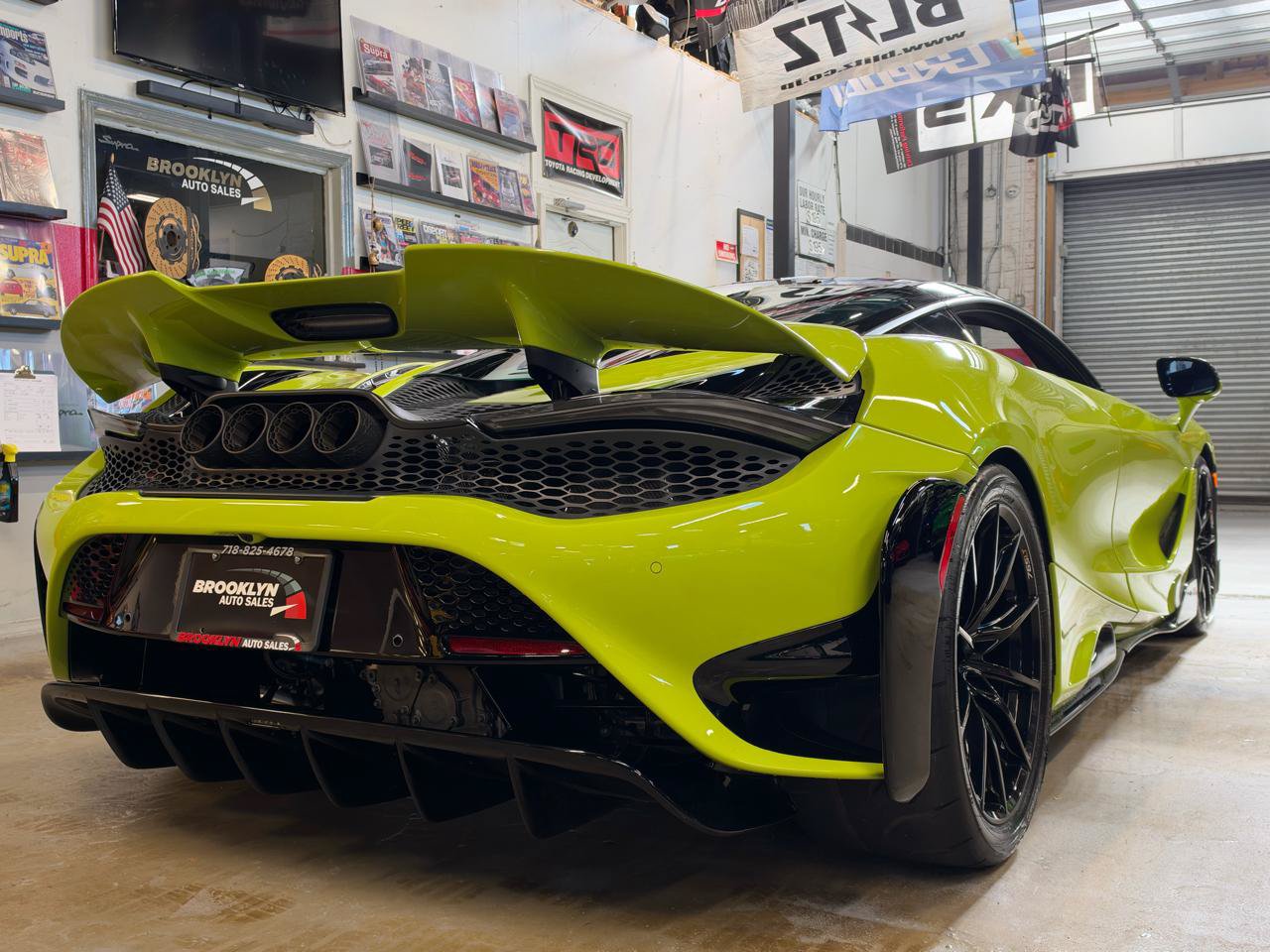 Used 2021 McLaren 765LT RWD image 9