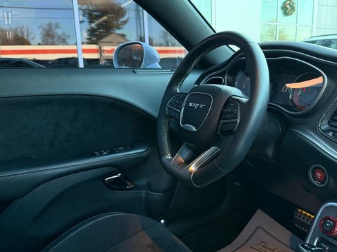 Used 2016 Dodge Challenger SRT Hellcat image 28