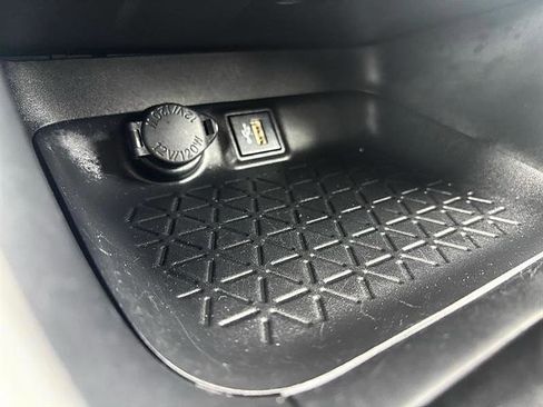 Used 2023 Toyota RAV4 XLE w/ Convenience Package image 24