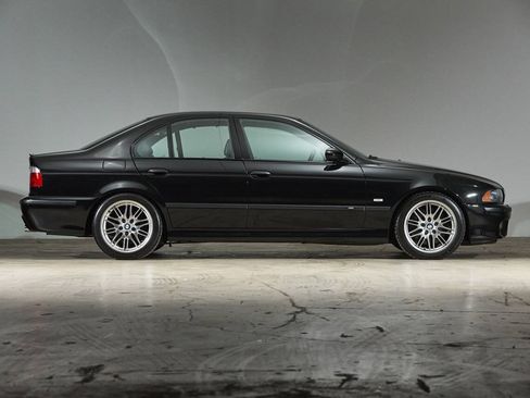 Used 2003 BMW M5 RWD image 4