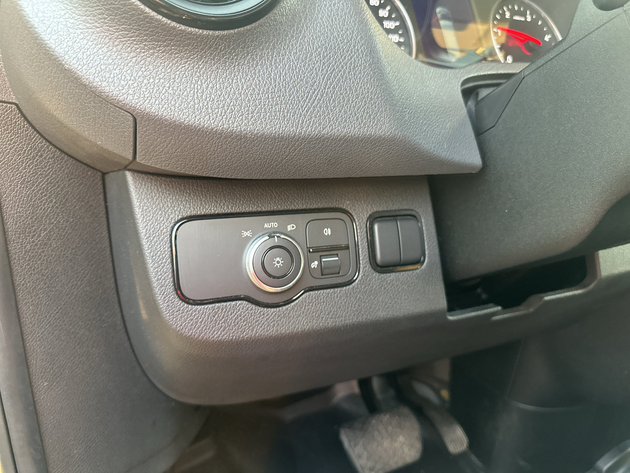 Used 2024 Mercedes-Benz Sprinter 2500 image 21
