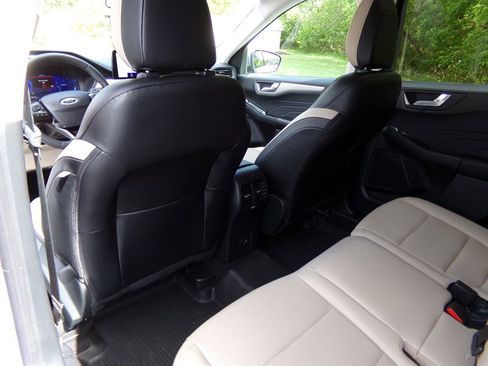 Used 2022 Ford Escape SEL w/ Technology Package AWD/4WD image 22