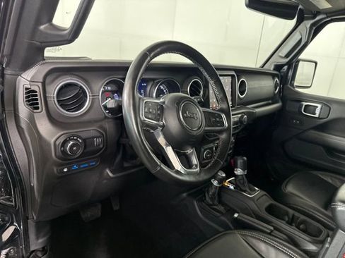 Used 2023 Jeep Wrangler Unlimited Sahara w/ Cold Weather Group image 13