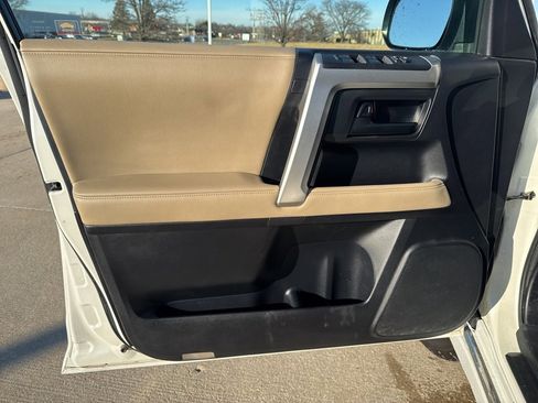 Used 2010 Toyota 4Runner Limited image 18