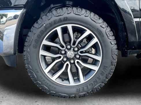 Used 2025 RAM 1500 Limited w/ Off Road Group AWD/4WD image 33