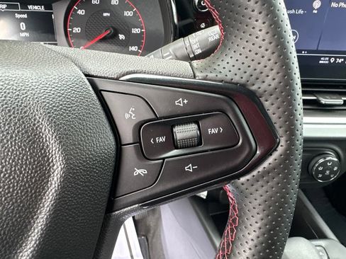 Used 2025 Chevrolet Trax RS w/ Driver Confidence Package FWD image 18