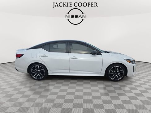 Certified 2025 Nissan Sentra SR w/ SR Premium Package FWD image 4