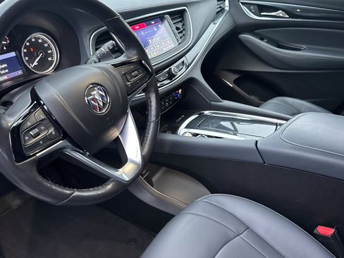 Certified 2023 Buick Enclave Essence image 9