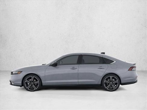 Used 2025 Honda Accord Sport image 4