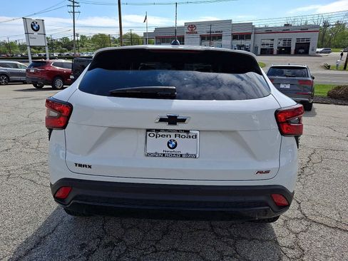 Used 2024 Chevrolet Trax RS w/ Driver Confidence Package FWD image 5