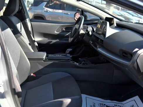 Used 2024 Toyota Prius LE FWD image 43