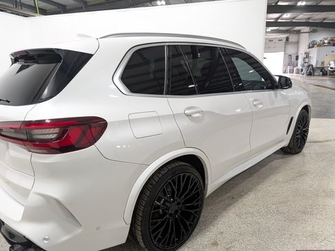 Used 2021 BMW X5 xDrive45e w/ Executive Package AWD/4WD image 3