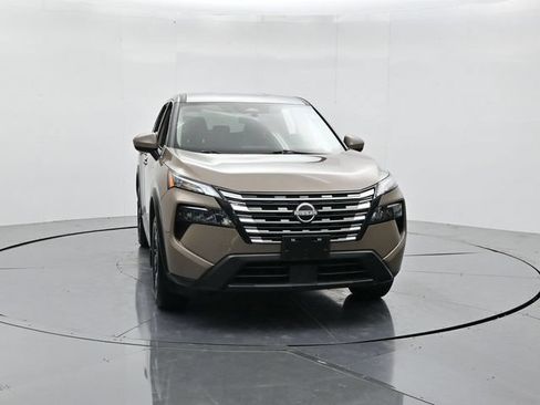 Used 2025 Nissan Rogue SV FWD image 4