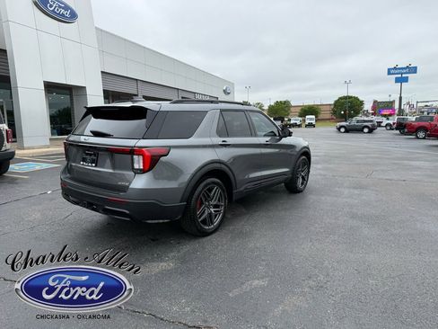 Used 2025 Ford Explorer ST-Line w/ Premium Package AWD/4WD image 3