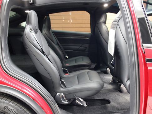 Used 2023 Tesla Model X image 33