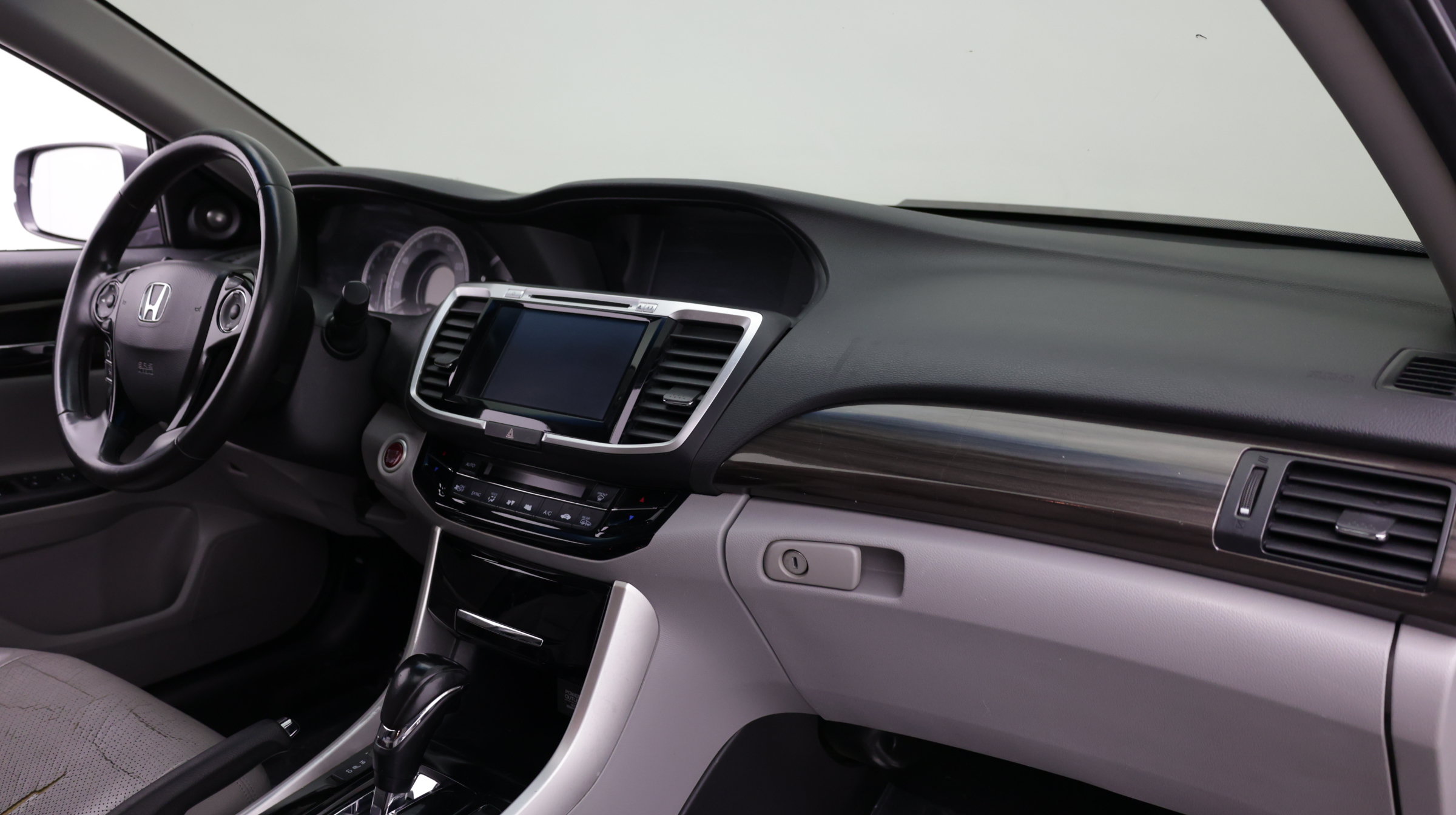 Used 2016 Honda Accord EX-L image 39