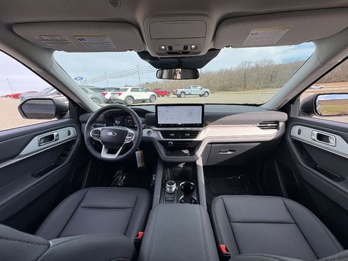 New 2026 Ford Explorer Active w/ Active Comfort Package image 25
