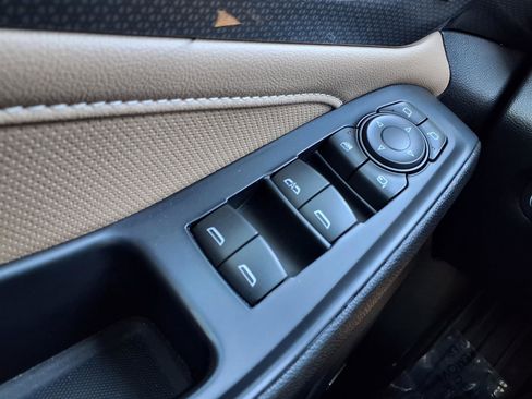 Used 2023 Chevrolet Traverse Premier image 25