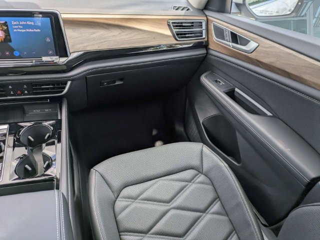 New 2026 Volkswagen Atlas SE FWD image 18